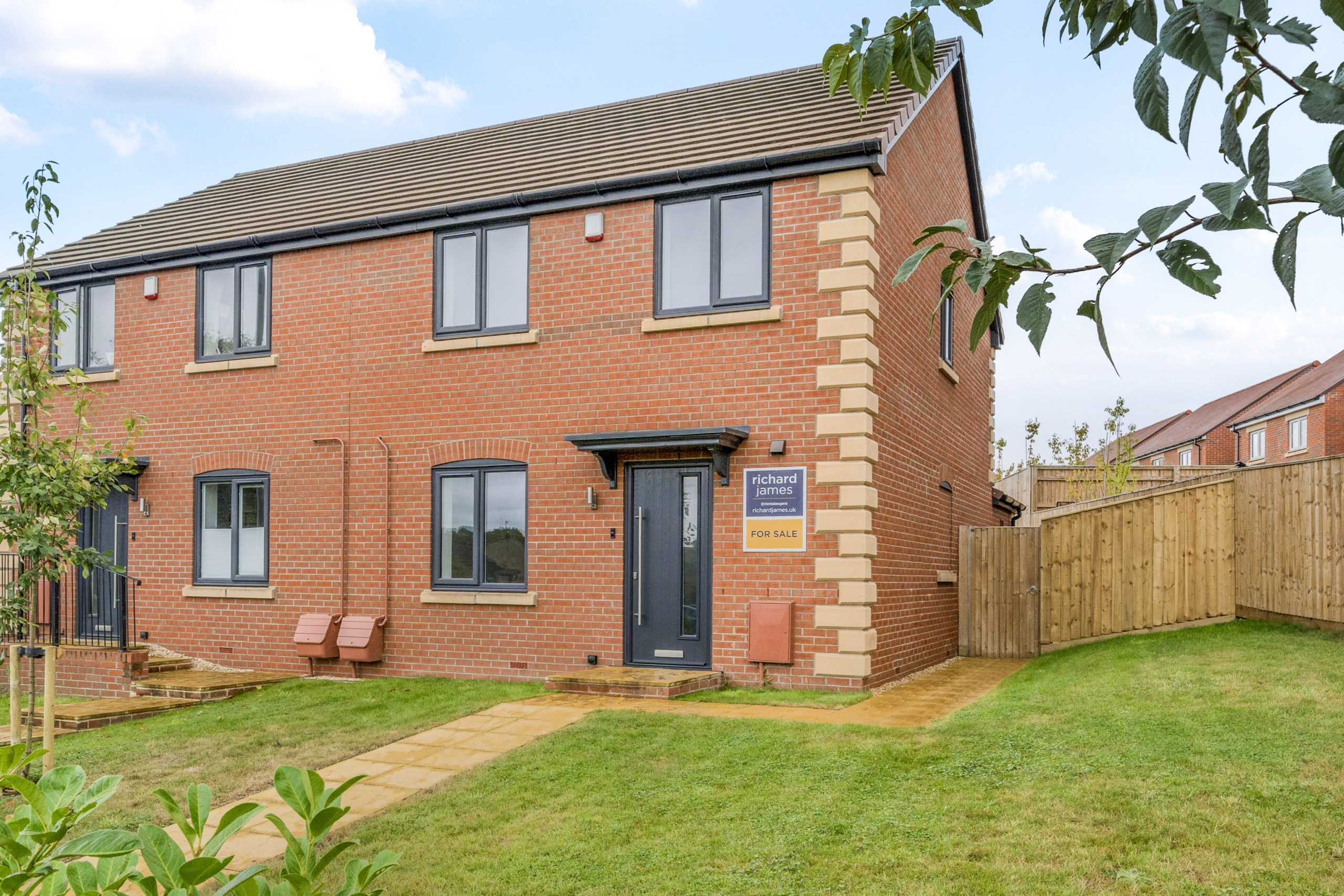 1347454-4-68b6fb3eb6a6a